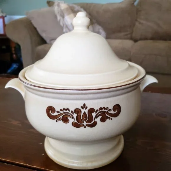 Vintage Pfaltzgraff Village Soup Tureen